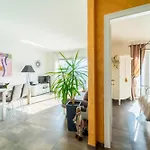 Ritzy Kadoro Lakeview 아파트