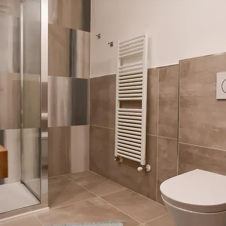 아파트 Ritzy Kadoro Lakeview 네소