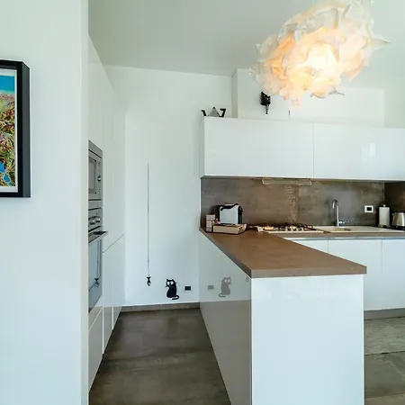 아파트 Ritzy Kadoro Lakeview 네소