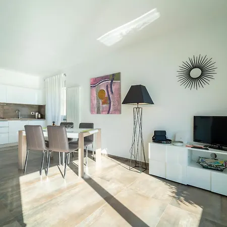 Ritzy Kadoro Lakeview 네소