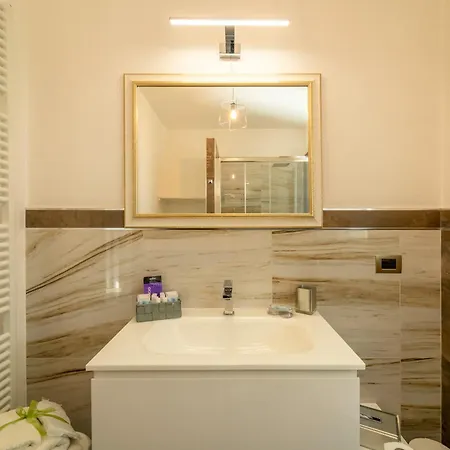 Ritzy Kadoro Lakeview 아파트 네소