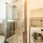 Ritzy Kadoro Lakeview דירה