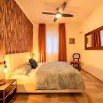 Ritzy Kadoro Lakeview *
