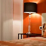 Ritzy Kadoro Lakeview *